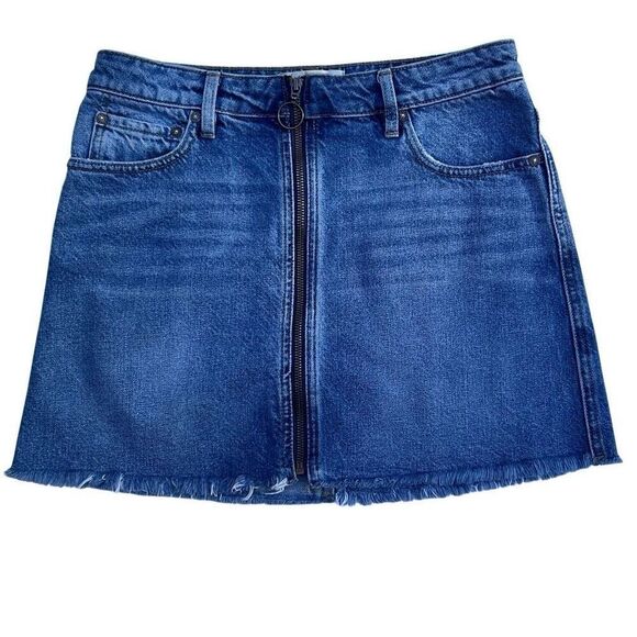 We The Free Denim Mini Skirt Women's Size 27 Blue Front Full Zip Boho Frayed Hem - Picture 1 of 11
